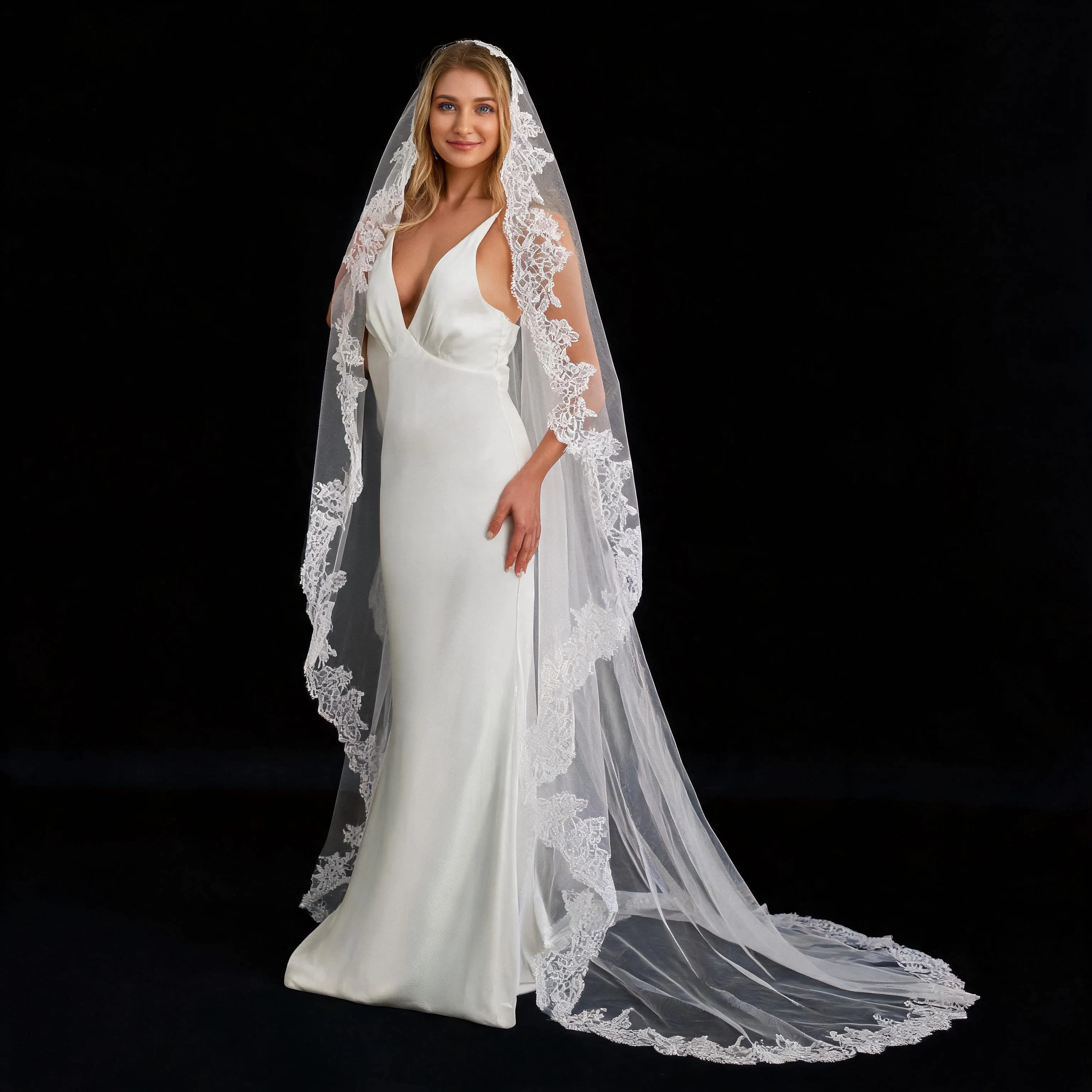 Eyelash Lace Edge Bridal Cathedral Veil Large Rose Floral Scalloped Soft Tulle Long Train Wedding Veil with Comb Photoshoot G185
