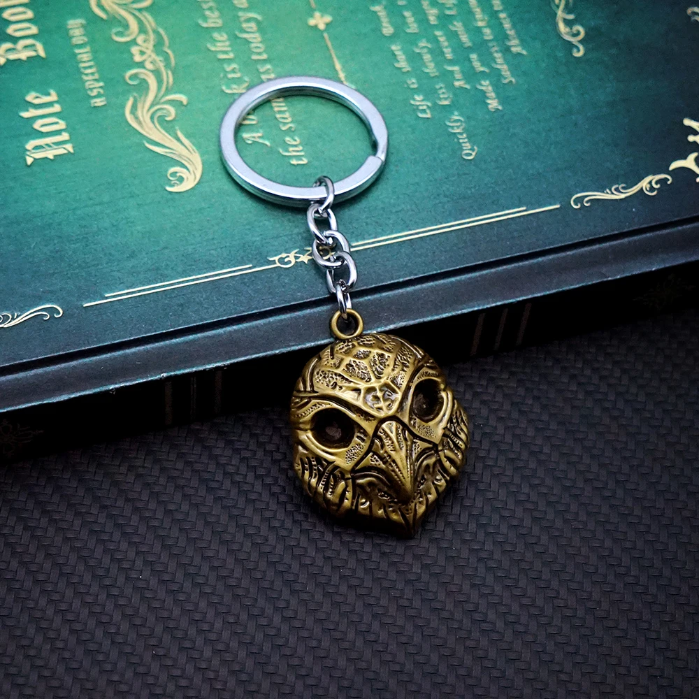 New Design God of War 5 Ragnarok Keychain Kratos Wolf Bear OWL Keyring for Men Game Accessories Car Key Ring Pendant llaveros