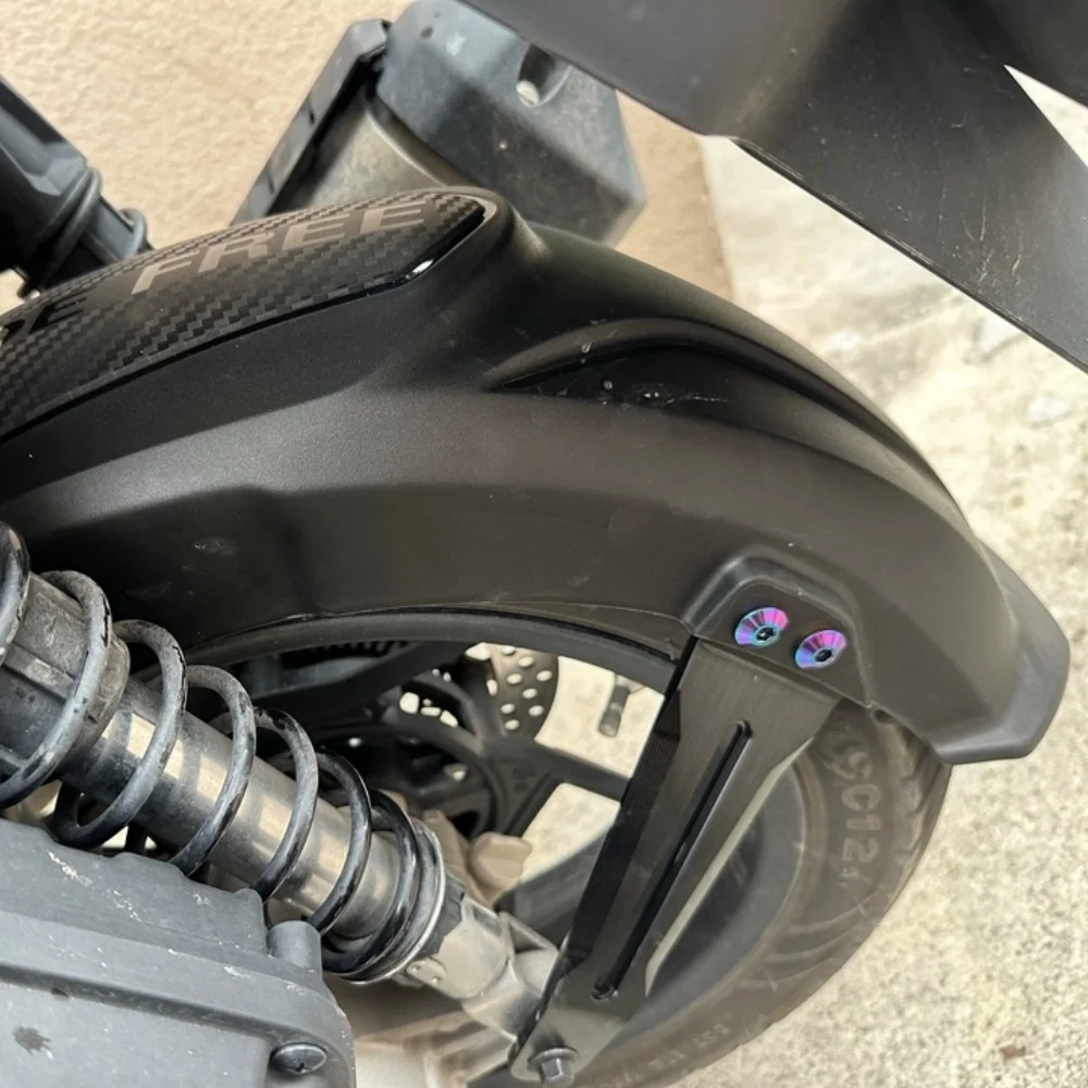 Extended rear mudguard for ZONTES 150X/125X and 150V/125V; non-destructive installation accessory designed to prevent mud spray.