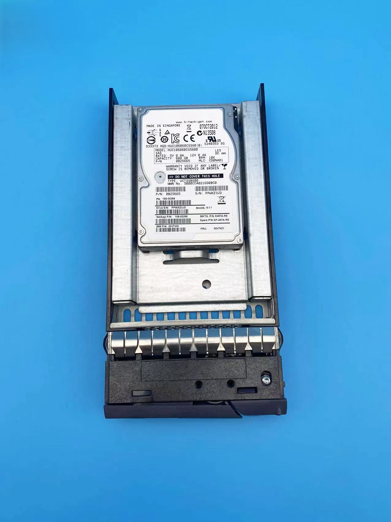 0B25665 108-00266 4TB SAS SSD 2.5 hard disk