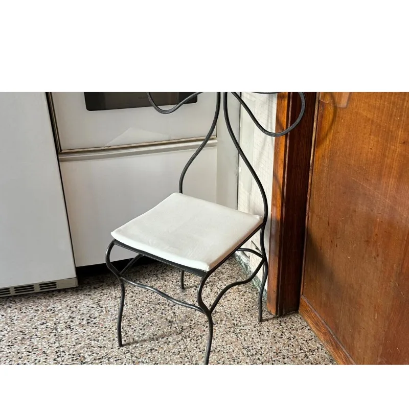 Modern light luxury Italian minimalist dining chair designer modern simple light luxury high-end villa area negotiation chair