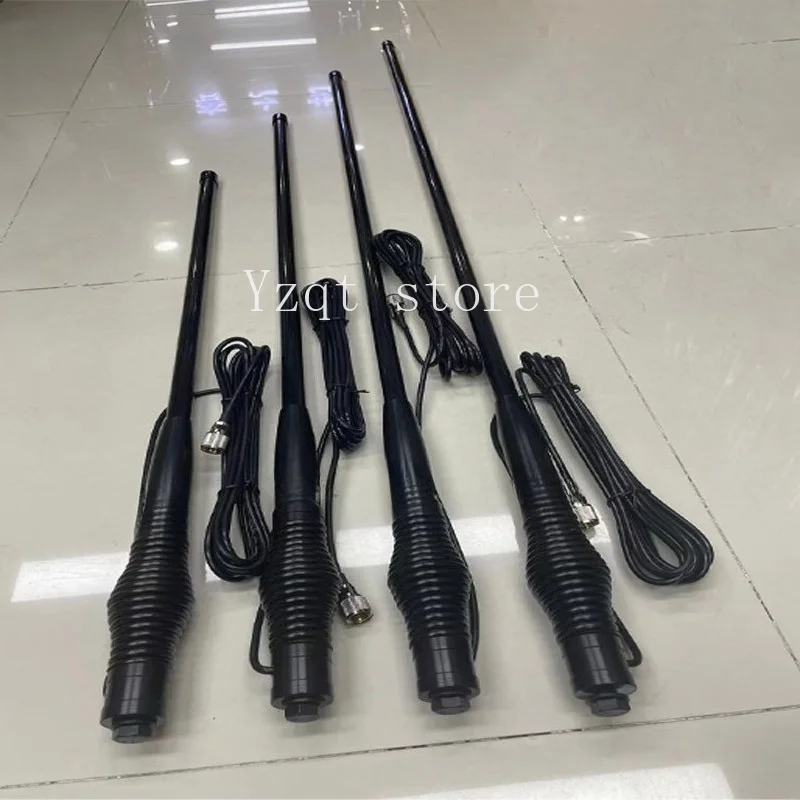 off-road vehicle, the platform is equipped with enhanced auxiliary signal antenna, vehicle walkie-talkie, bold big black