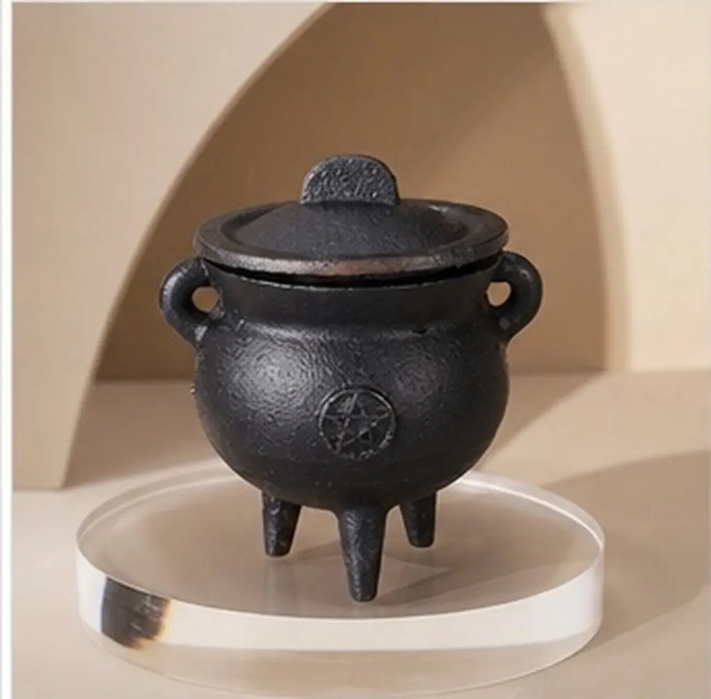 Witch Pot Iron Handicraft Ornament Creative Desktop Halloween Sacrifice Prop Decorative Metal Tabletop Decoration