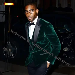 Esmoquin de terciopelo verde para boda para hombre, blazer ajustado, trajes formales para padrinos de boda, chal negro, trajes de solapa para novio