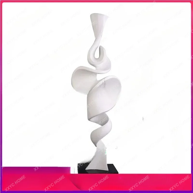 XX Villa hotel living room model room ornament high-end sense niche high-end creative abstract art jewelry decorative orn