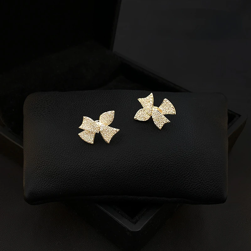 

Exquisite Bowknot Brooch Women Anti-Exposure Buckle Summer New Fashion Neckline Fixed Artifact Ornament Rhinestone Jewelry Pins