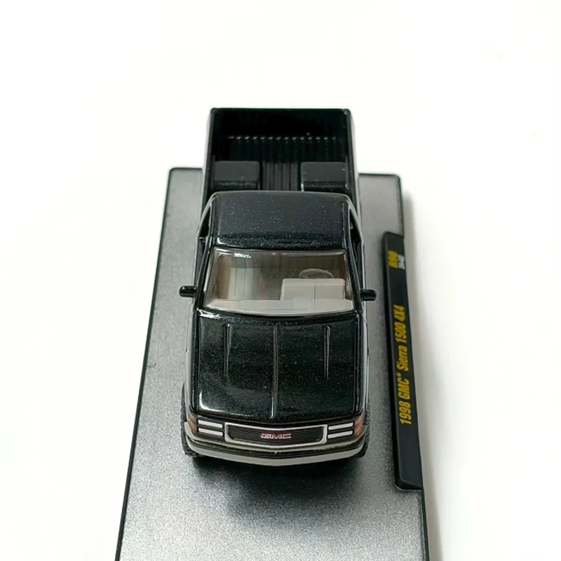 M2 1:64 스케일 1998 GMC 시에라 1500 4x4 합금 시뮬레이션 자동차 모형 정적 수집 장식용 휴일 선물 장난감 기념품 선물