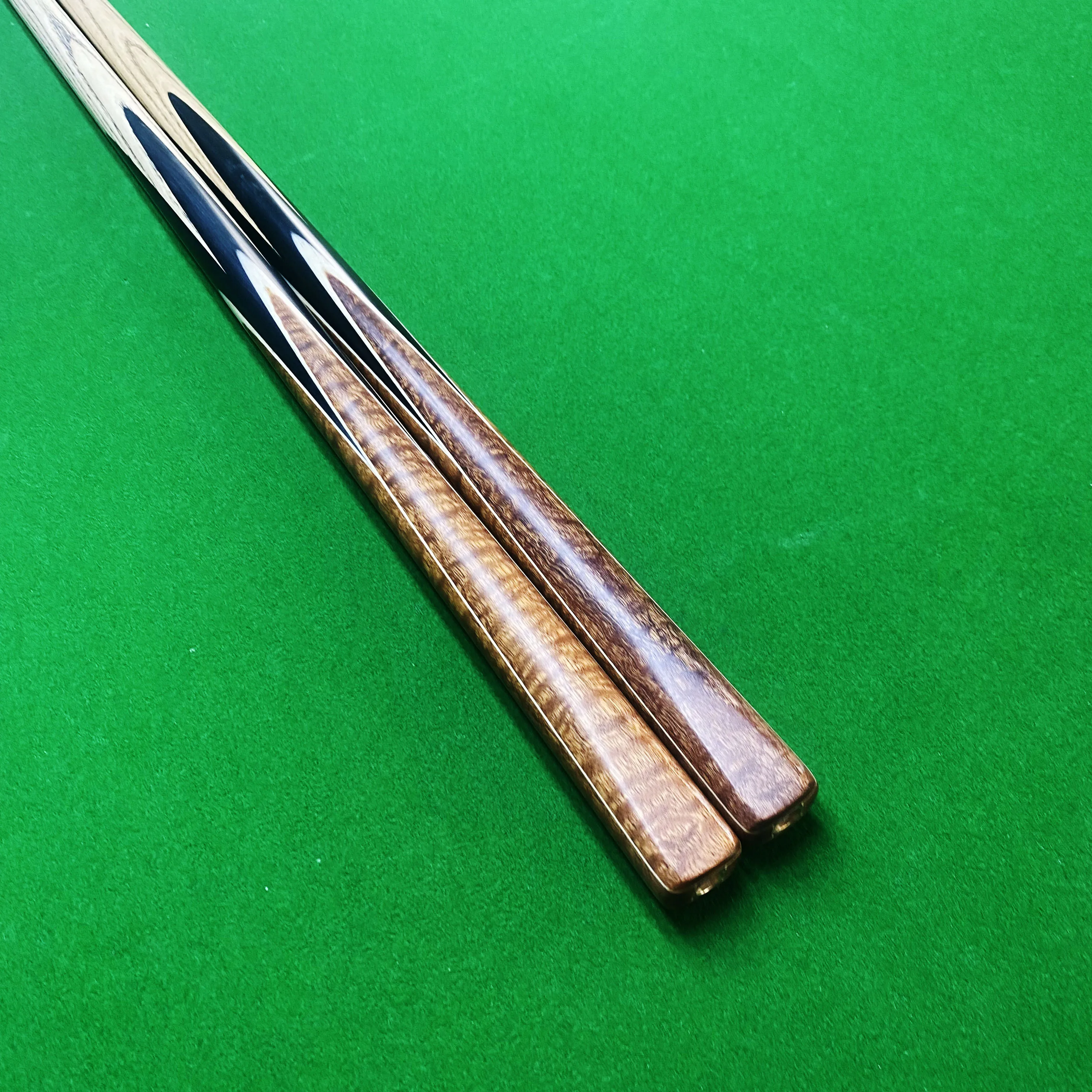 

One Piece Handmade High Quality Pool Cue with Ash Wood Forearm Lightweight Design 10mm Tip