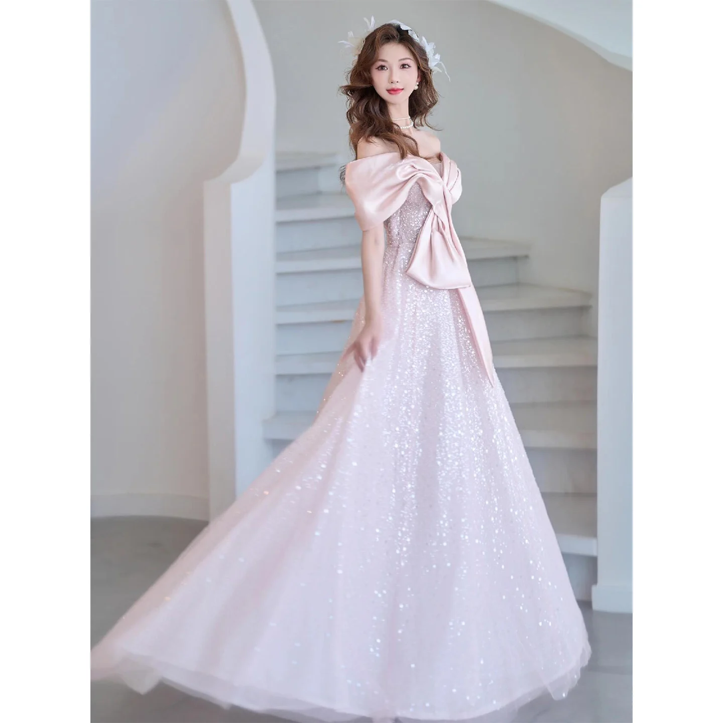 فستان سهرة أحمر الخدود قبالة الكتف فساتين حفلات الساتان مع تول برباط من الخلف فساتين الحفلات خريف 2025