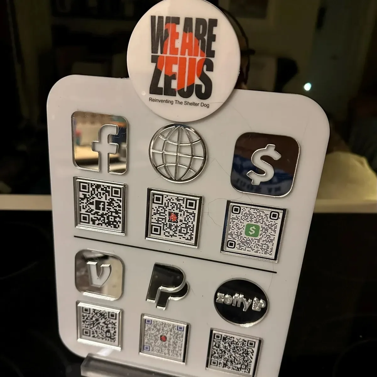 Personalisiertes Logo QR-Codes Acrylplaketten mit bis zu 6 QR-Codes Tiktok Instagram Social Media Connect Scan to Pay Reviews Stand