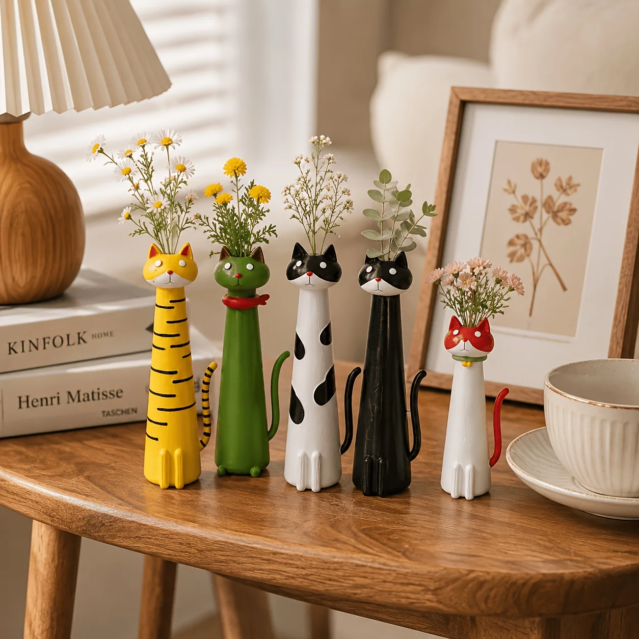 Lovely Cat Vase Mini Decorative Flower Holder for Dried Plants Whimsical Animal Ornament for Desk Shelf Home Interior Decoration
