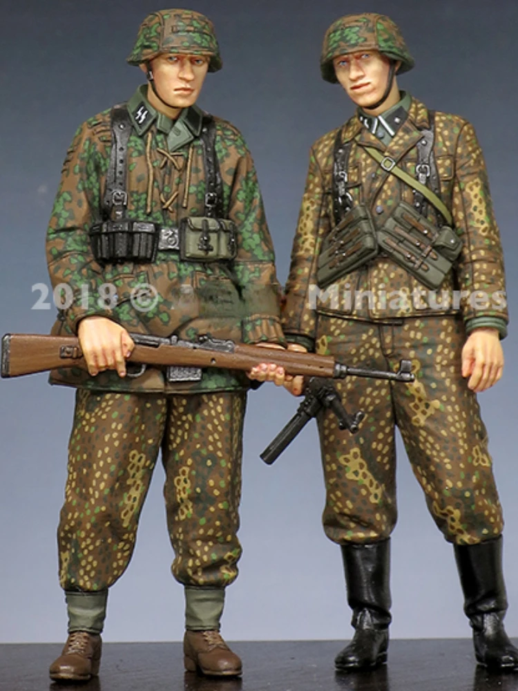 1/35 Scale Resin Figure Model Kit Historical Military Miniatures GK Statue Grenadiers 2figures Unassembled and Unpainted DIY Toy