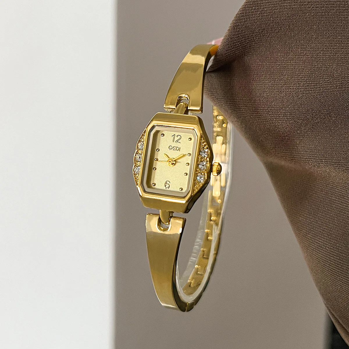 Classic Bracelet Style Square Small Dial Rhinestone Women's Watch Gold Steel Strip Luxury Brand Elegant Quartz Watch for Women
