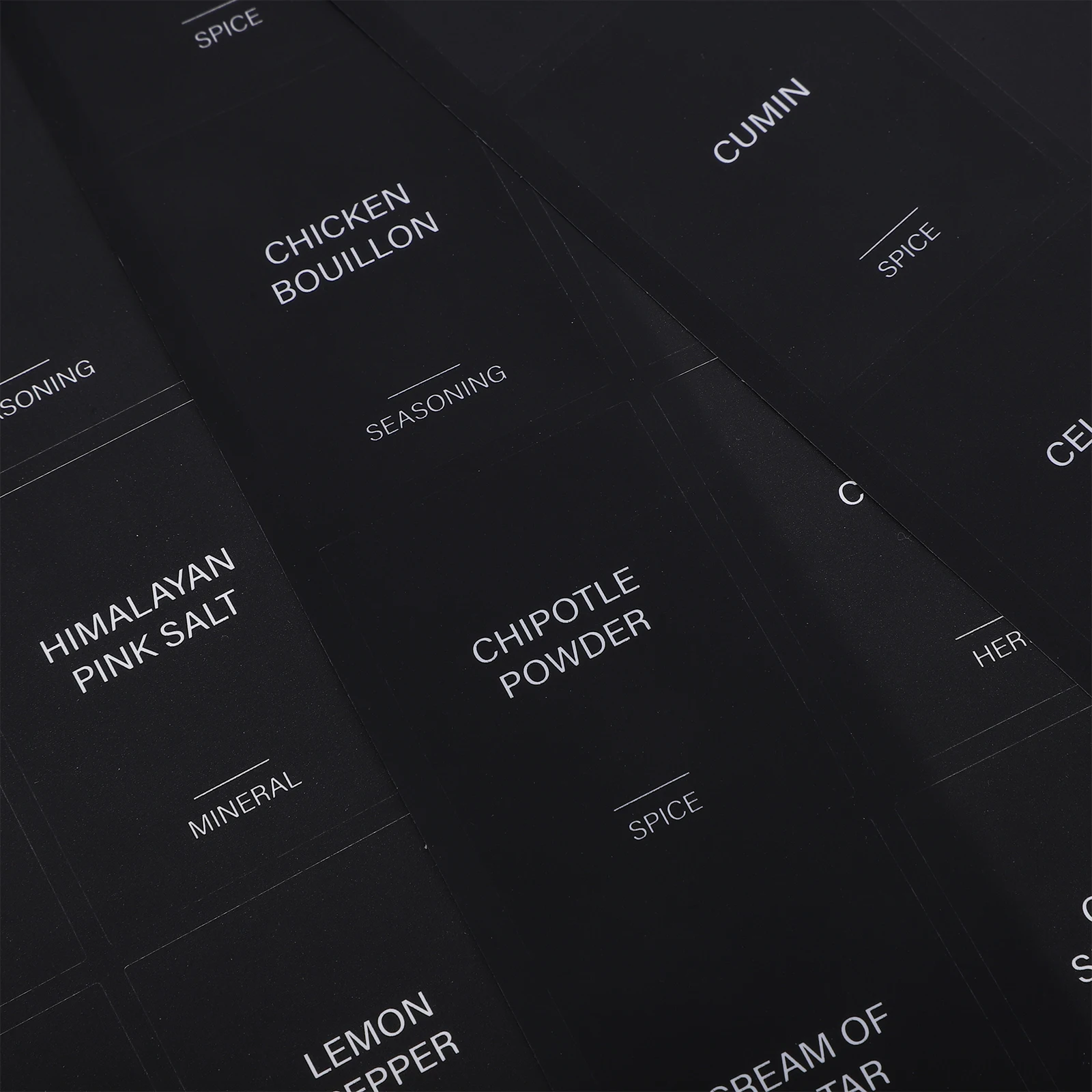 32 قطعة ملصقات توابل مستطيلة مقاومة للماء ذاتية اللصق لحاويات المطبخ جرة الطعام تنظيم مخزن التسمية ملصق