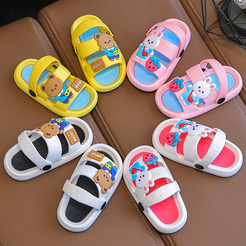 Baby ShoesSandyBeachSandalsHole Children\'s ShoesSlippers Soft Anti-Skid Cartoon DIY Design Hole ForBoysGirlsSummer KidsGirlShoes