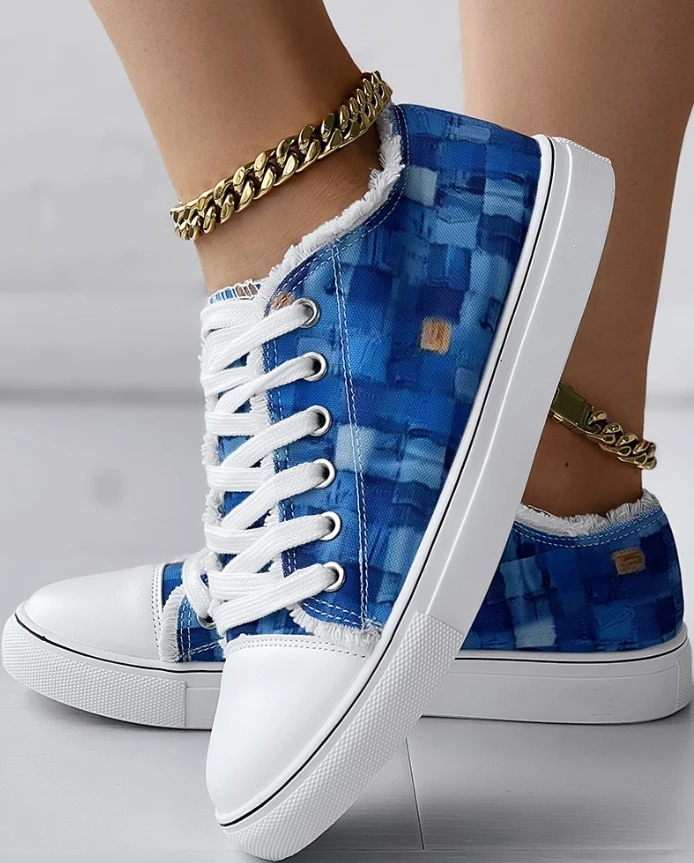 

Denim Look Print Raw Hem Eyelet Lace-up Sneakers