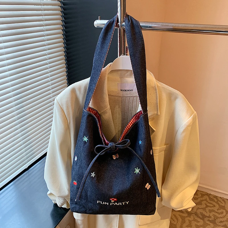 

CANVAS Solid Large Capacity Shoulder Bags Spring New Embroidery 2025 Hot Sale Women's Bags Versatile Commuting Women's Handbags