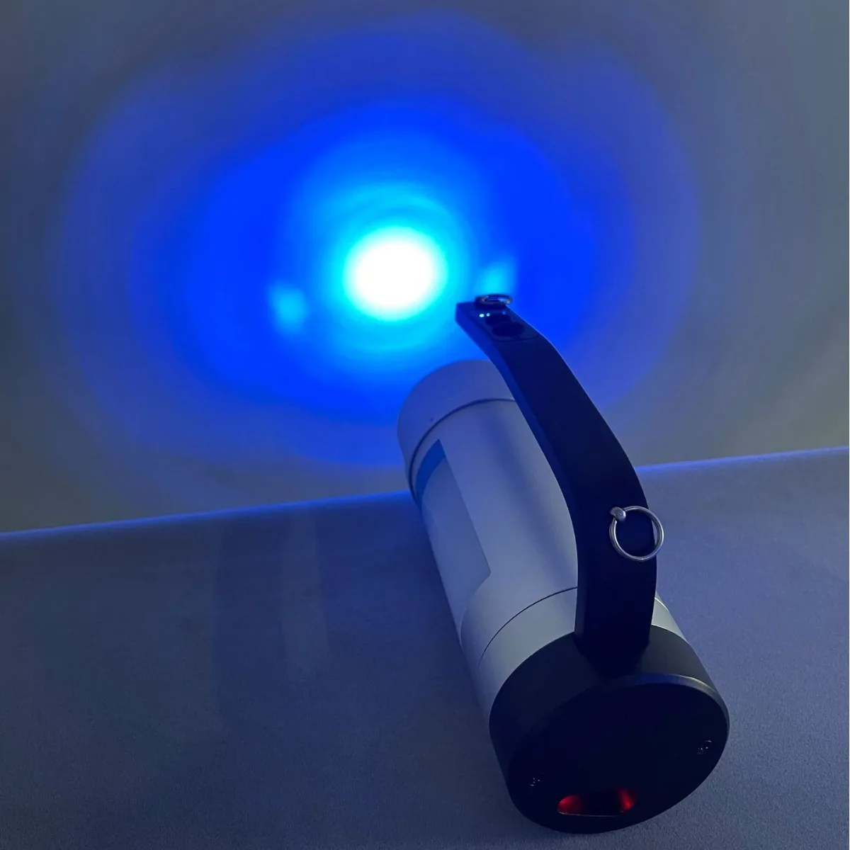 Multifunctional portable lamp UV oil detection metal flaw detection laser positioning IP68 diving
