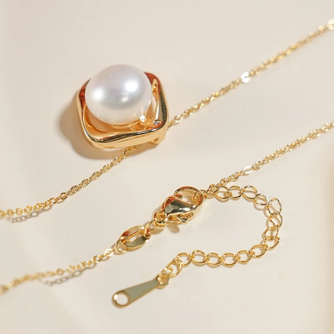 Freshwater pearl necklace with 11-12mm pearls and high-luster pendant, a top choice for women's light luxury dating