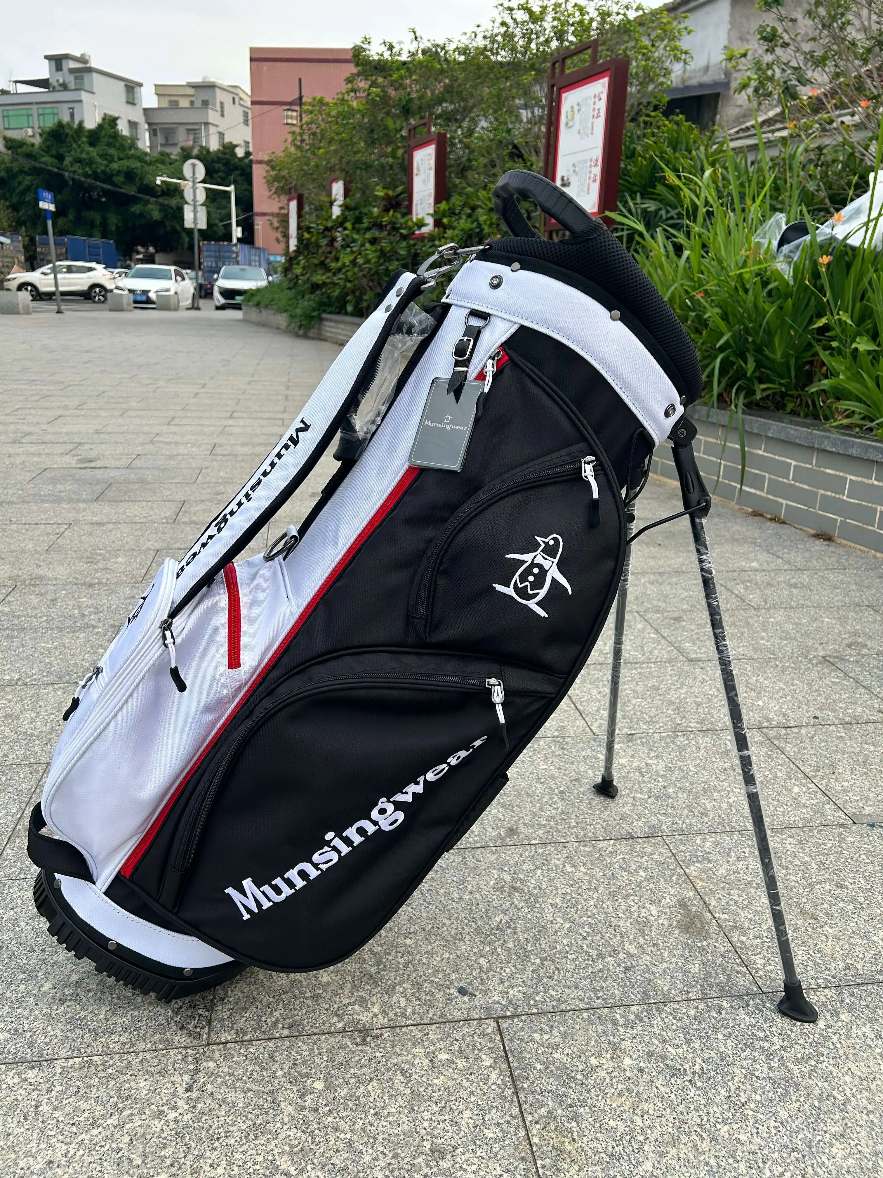 

2026 New Lightweight Golf Stand Bag Durable Wear-Resistant Fabric Portable Golf Carry Bag for Men and Women Golf Accessories