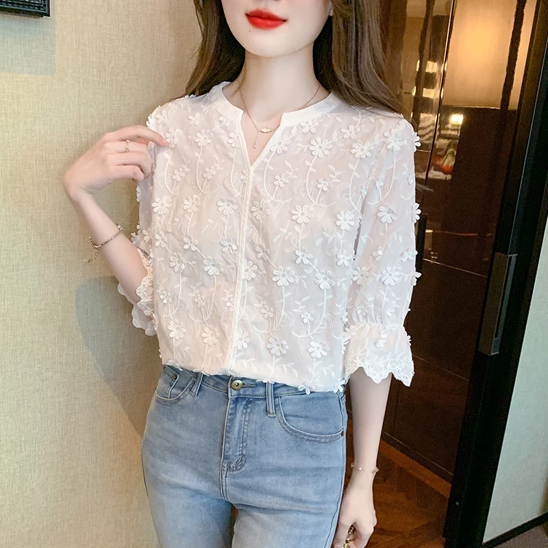 New Fashion Stereoscopic Embroidered White Woman Blouse 2024 Stylish Elegant Women\'s Cotton Shirts Floral Short Sleeve Tops 9638