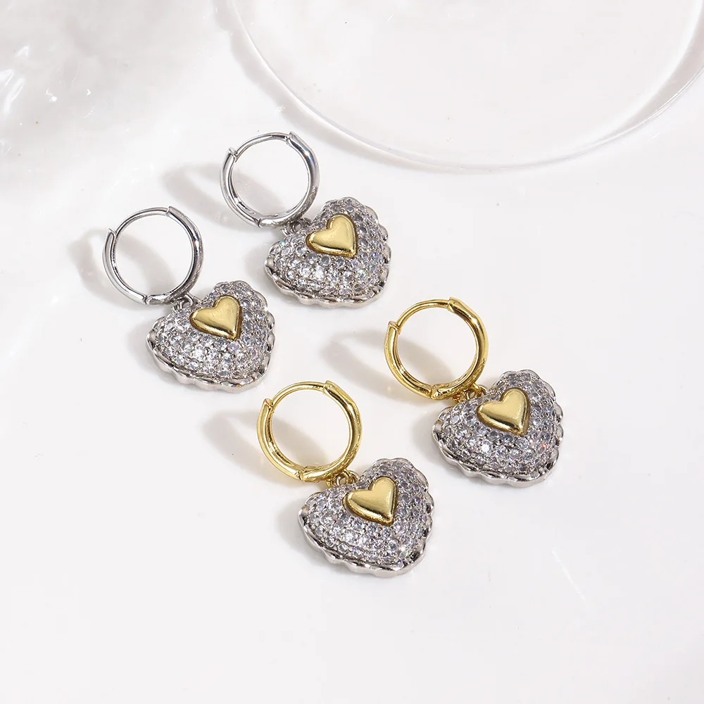 

1Pair of European and American personality boasting two-color love earrings, earrings, jewelry temperament, daily wear by women