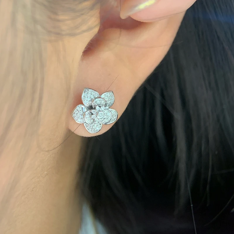Aazuo Luxury Life Fine Jewelry 18K White Gold Real Natrual Diamonds 0.26ct Love Flower Stud Earring For Women Engagement Wedding