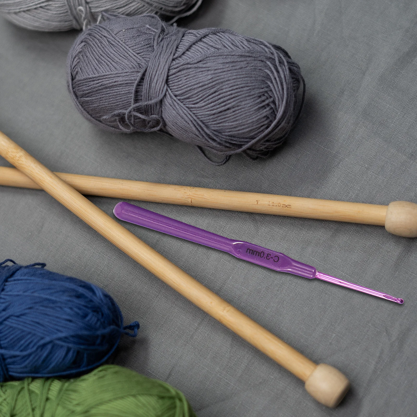 12pcs Crochet Needles Knitting Kit Metal Embroidery Stitching Tools For Scarves Hats Gloves Sweaters Crochet Set Knitting