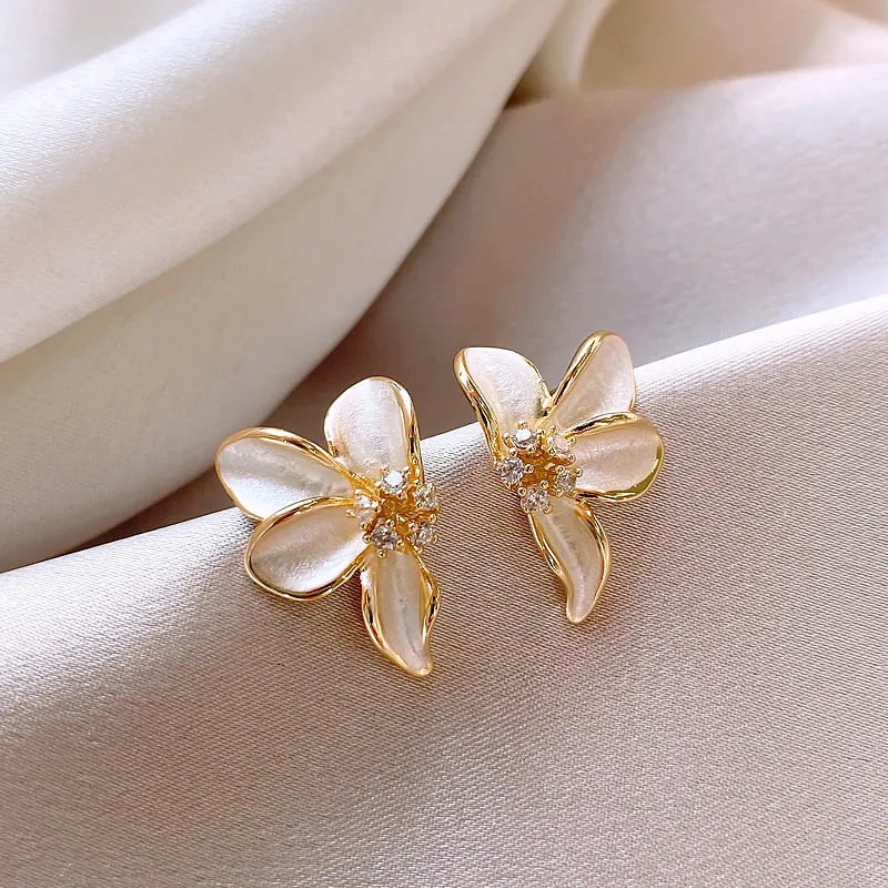 Asymmetric Metal Crystal Dripping Oil Flowers Earrings European American Style Personalized Fashion Stud Earrings Girls Jewelry