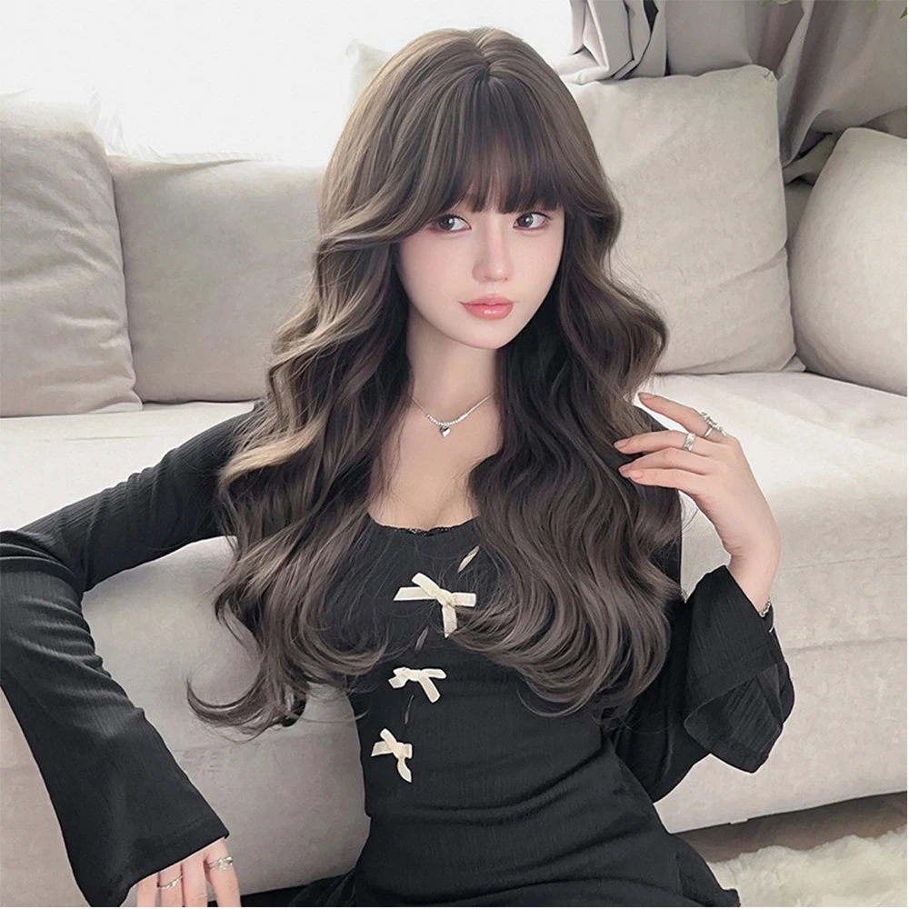 Parrucca sintetica naturale ondulata marrone freddo con frangia Parrucca lunga in fibra di capelli ricci di alta qualità per le donne Parrucca resistente al calore per uso quotidiano