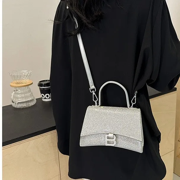 

Versatile Embellished Hourglass Bag 2026, Women's Fall Shoulder & Crossbody Purse, Chic Day-to-Night Top Handle Bag