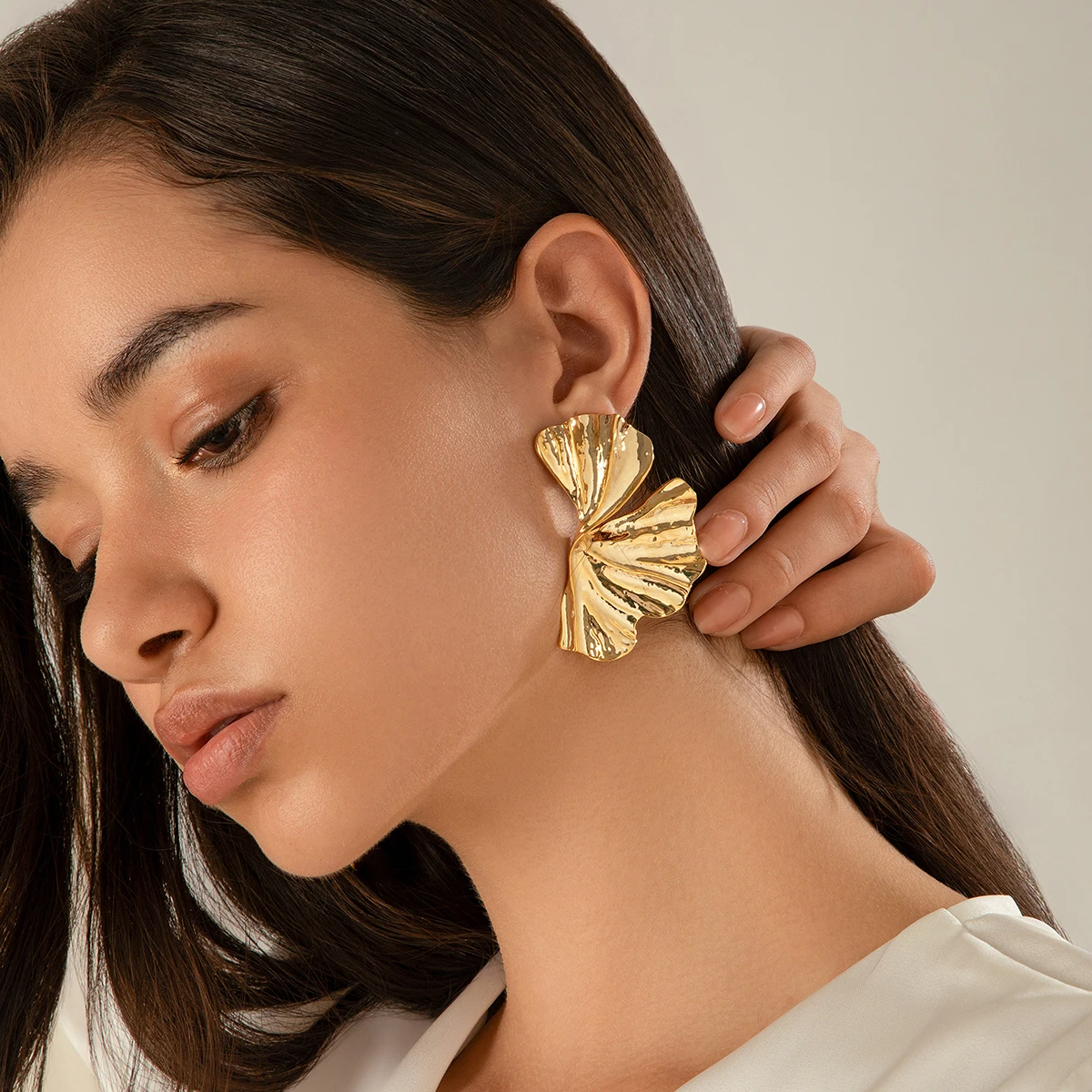 KunJoe Vintage Gold Color Flower Stud Earrings for Women Fashion Geometric Petals Piercing Earring Trendy Luxury Party Jewelry