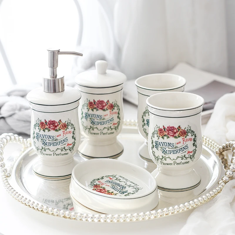 

American Sle Couple Toothbruing Cup European Cerc Batoom Kit Five-Piece Set Batoom Wabruing Set European