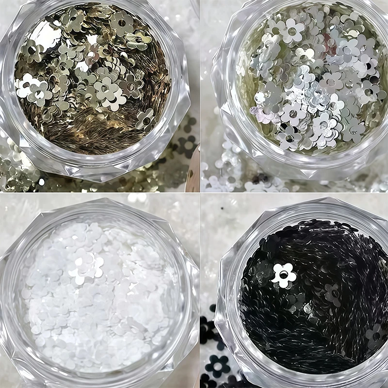 Juego de cuatro piezas de decoración de uñas con flores pequeñas, pegatinas brillantes, materiales de decoración de uñas de estilo de hadas, parches degradados de polvo brillante japonés