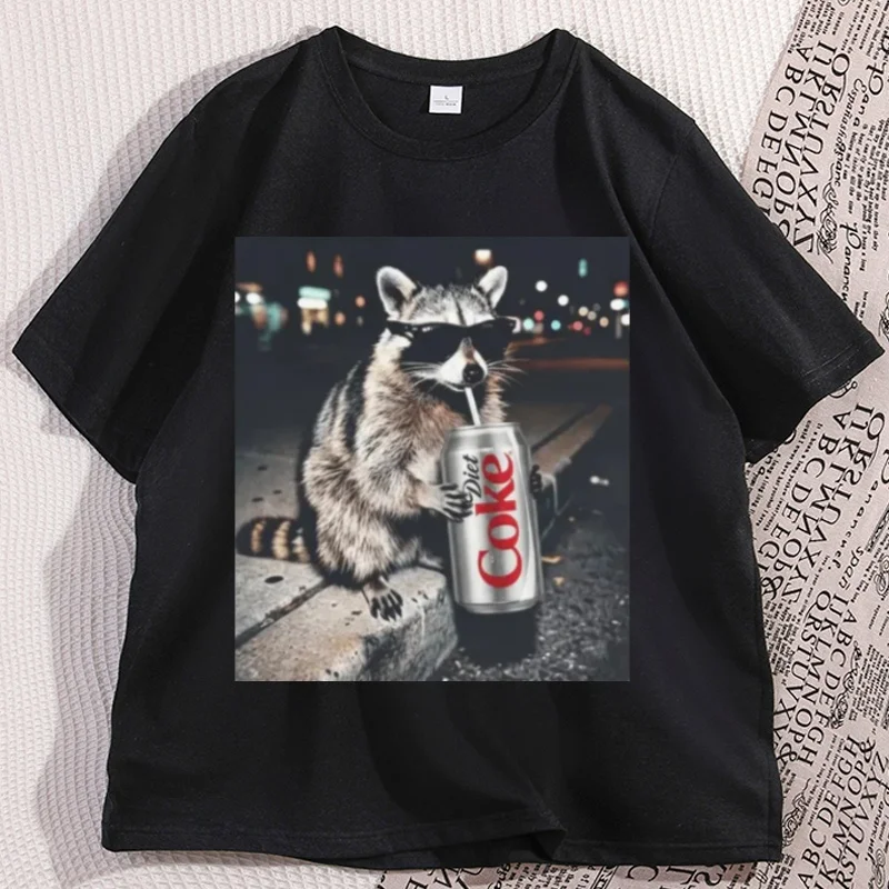 Raccoons Diet Coke T-Shirts Lustige Meme Genz Dank Raccoons Trendiges T-Shirt aus Baumwolle Bedruckte Baumwoll-Kurzarm-T-Shirts Herrenbekleidung – Detail 7