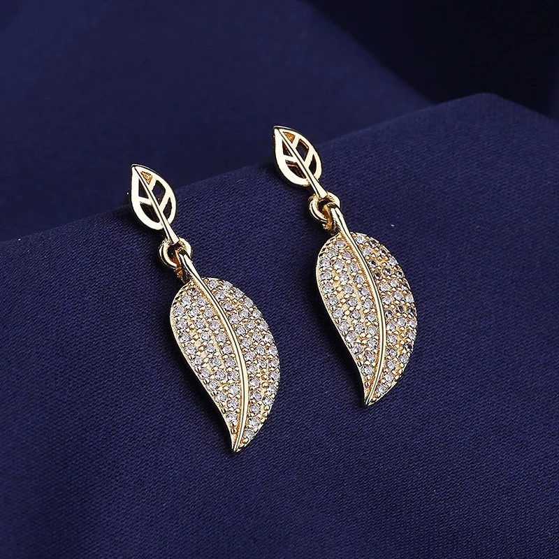 Korean-style fashion zircon ear studs - leaf-shaped earrings for ladies. 925 sterling silver plated with 18K gold - hypoallergen