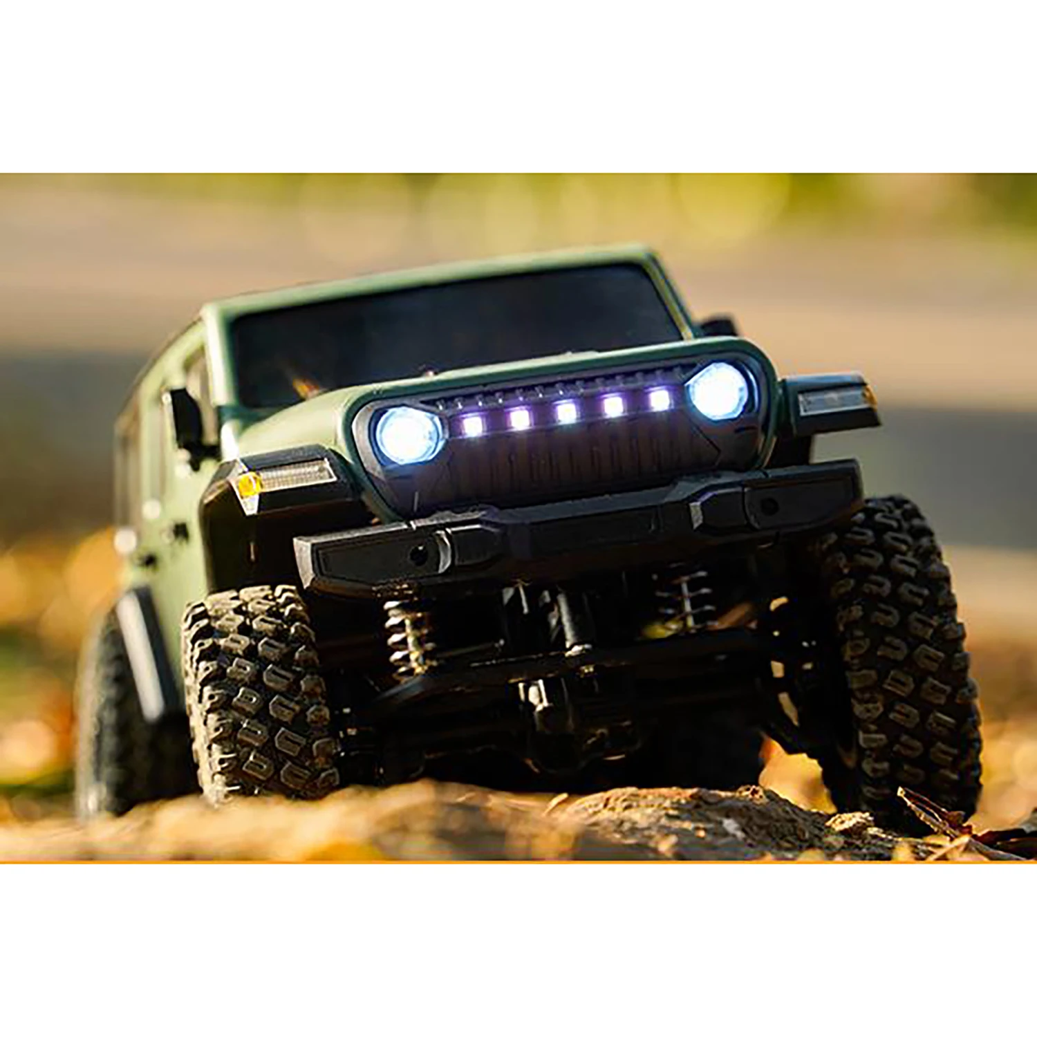 RC Climbing Car 1/18 4WD Simulation Radio Off Road Vehicle C8801 2.4GHz Ready to Go Crawler Brushed Motor Waterproof ESC Toy