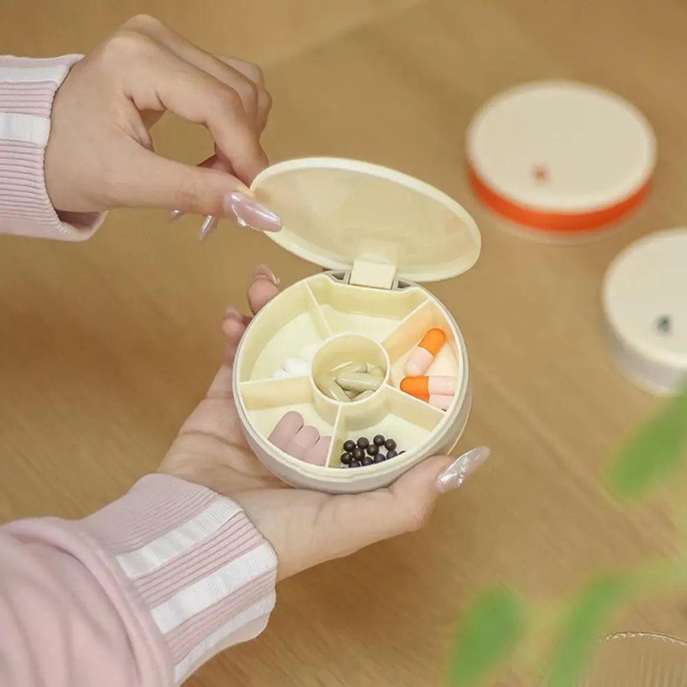 Round Portable Pill Box Tablet Dispenser Large Capacity Multiple Compartments Lightweight Pill Box Organizer with Dust-Proof Lid