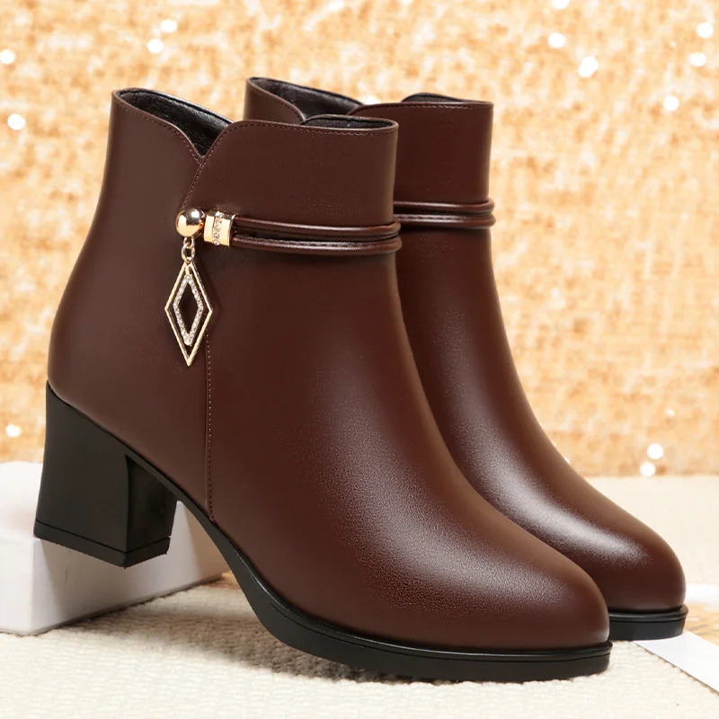 Winter Comfortable Fashion Soft Leather Shoes Platform Short Boots  Elegant Black Block Heel Office Mom Ankle Boots