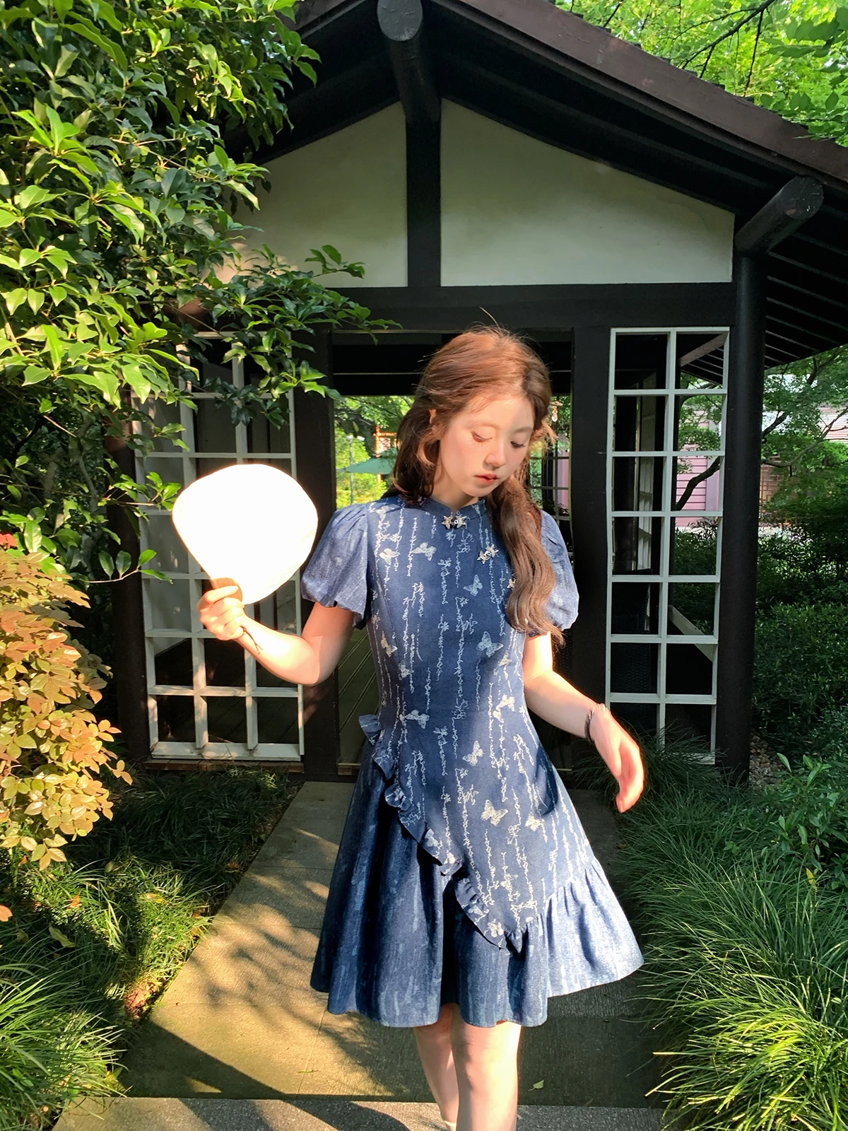 

Джинсовое платье больших размеров с принтом в китайском стиле, летнее, синее, длинное, повседневное, с завышенной талией, из хлопка, с рукавами-фонариками