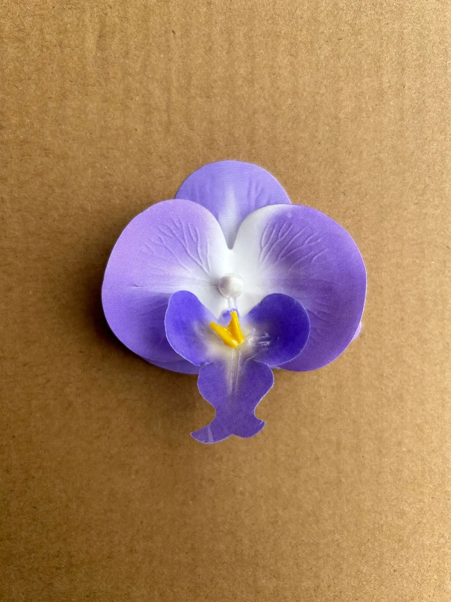 50 Stück Künstliche Blumen Schmetterlingsorchideen-Köpfe DIY Hut-Accessoires Geburtstagsparty Geschenkbox Deko Phalaenopsis Hochzeit Heimdekoration – Detail 8