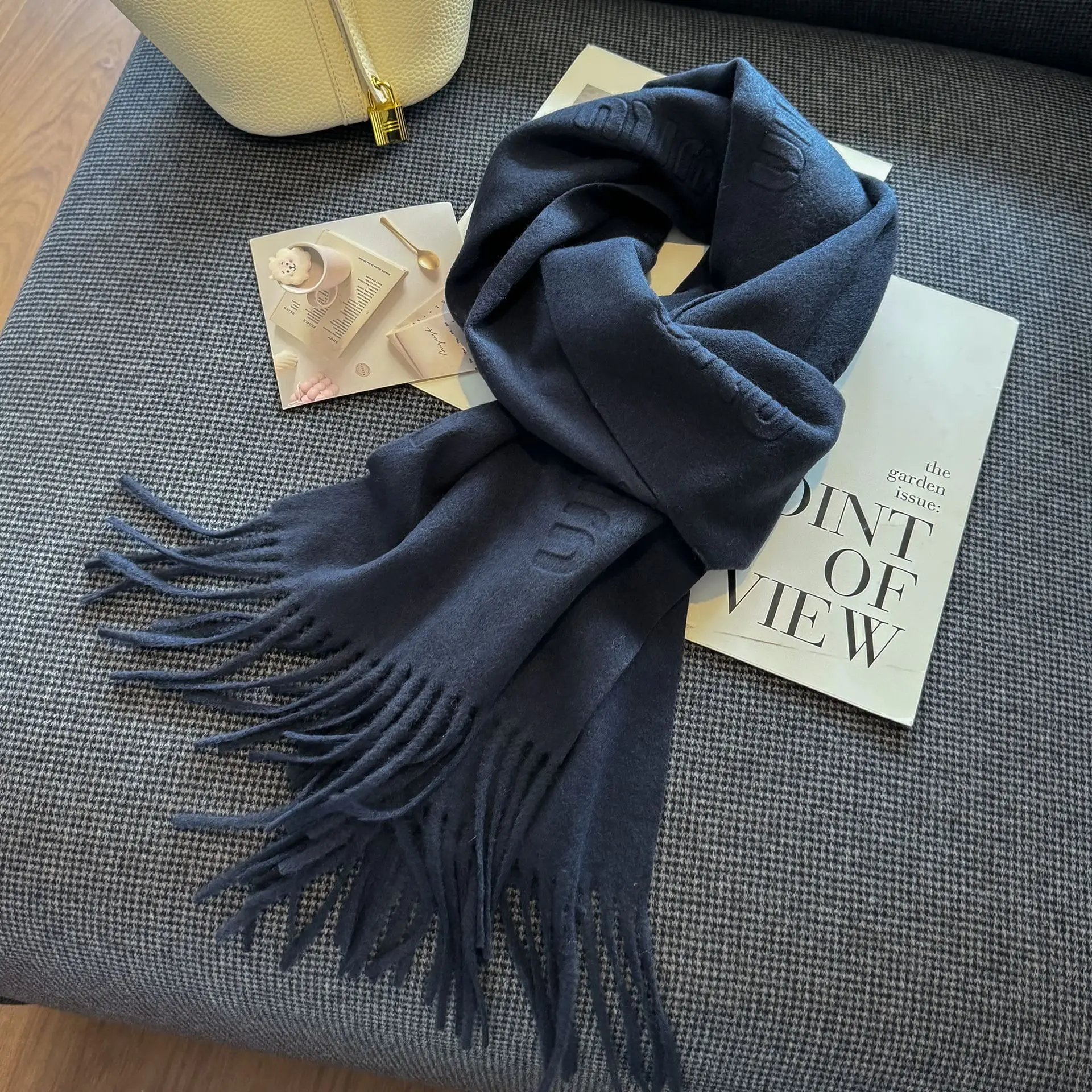 2024 Autumn and Winter Pure Color Blended Wool Scarf Women\'s New High-grade Sense of Simple Bib Temperament All The Warm Shawl