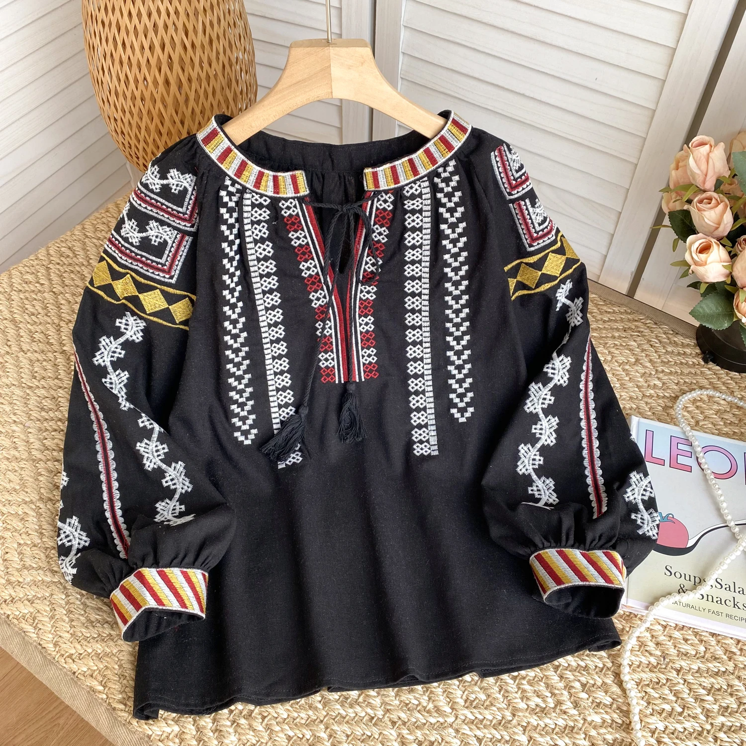 chic Vintage Elegant Embroidery Long Sleeve Blouse Fashion O-neck Shirt Casual Chic Top loose Summer Women