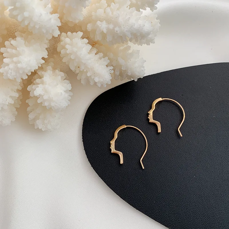 Artistic Abstract Face Gold Color Simple Earrings Female Version Creative Personality Design Earrings