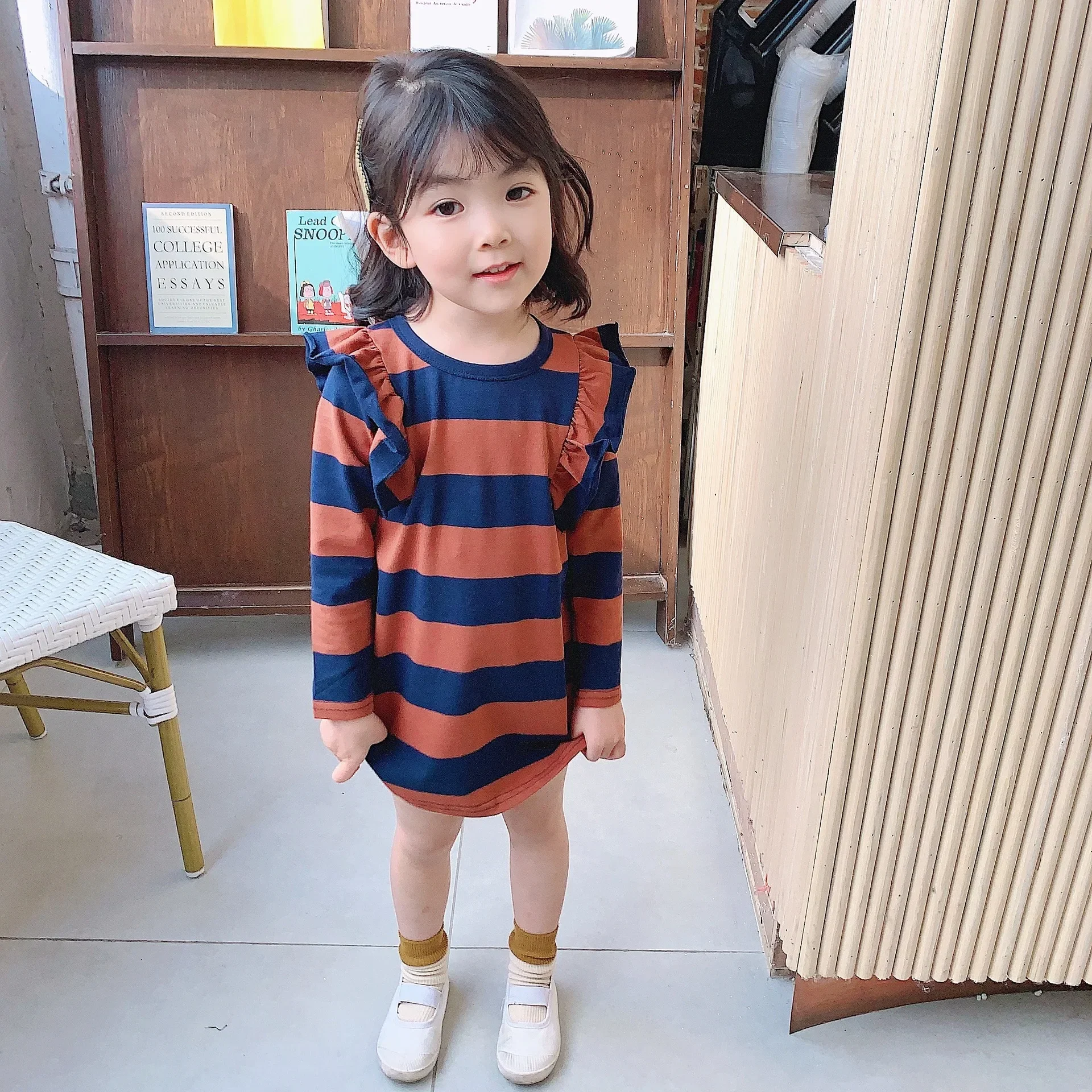 Robe sweat-shirt rayée pour filles, manches volantes bloquées sur documents, jupe confortable en coton, mode printemps et automne, nouveau, 2024