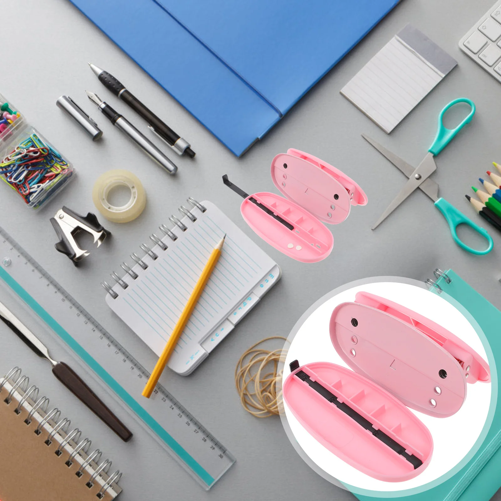 

Mini Portable 6cm Hole Puncher Pink Sakura Metal Paper Punches for Tags Office Supplies School Craft Art Storage