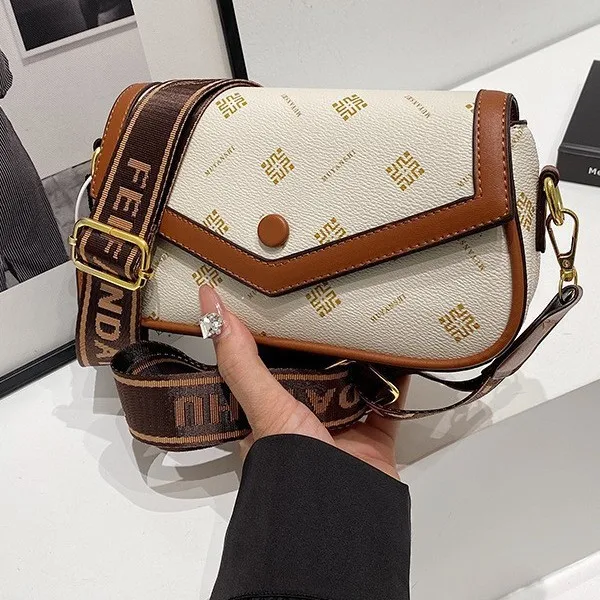 

2025 New Retro Small Square Bag - Simple, Versatile & Textured Shoulder/Messenger Bag for Women