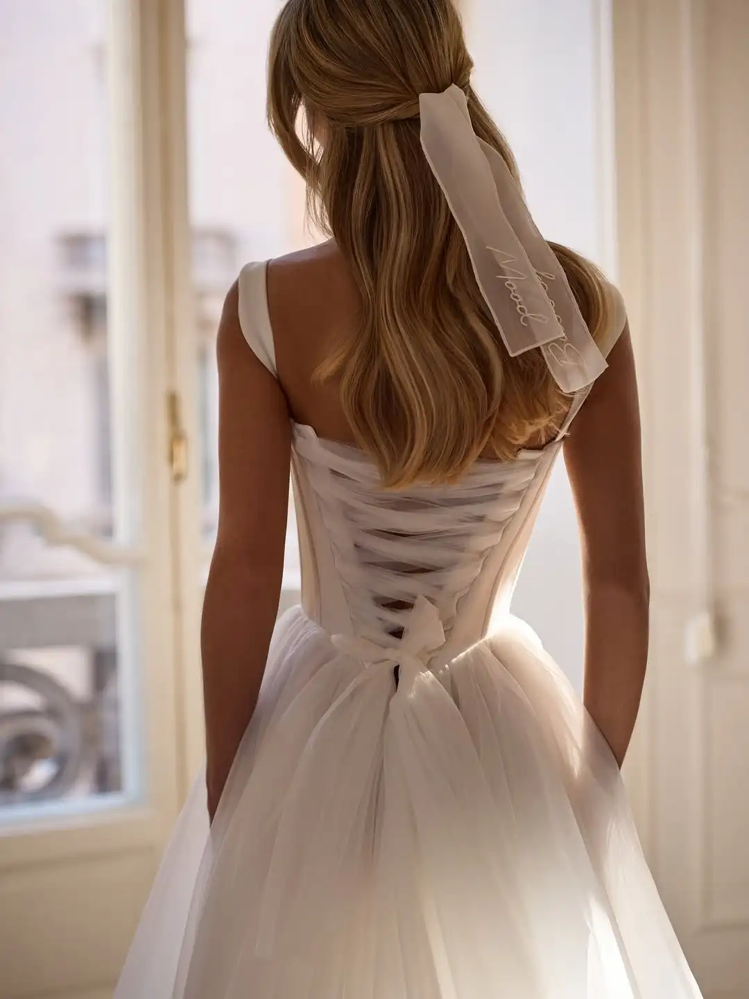 New Luxury Sweetheart Wedding Dress Lace Up Fishbone Spaghetti Straps Puffy Bridal Dress Tiered Fluffy Princess Dress