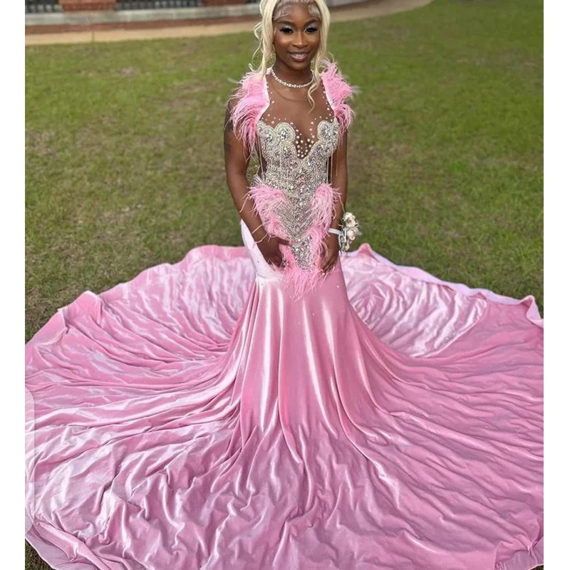 

Платья для выпускного вечера Розовое блестящее платье русалки с кристаллами и перьями для черных девочек с круглым вырезом Вечернее платье для дня рождения со шлейфом Robe De Ball