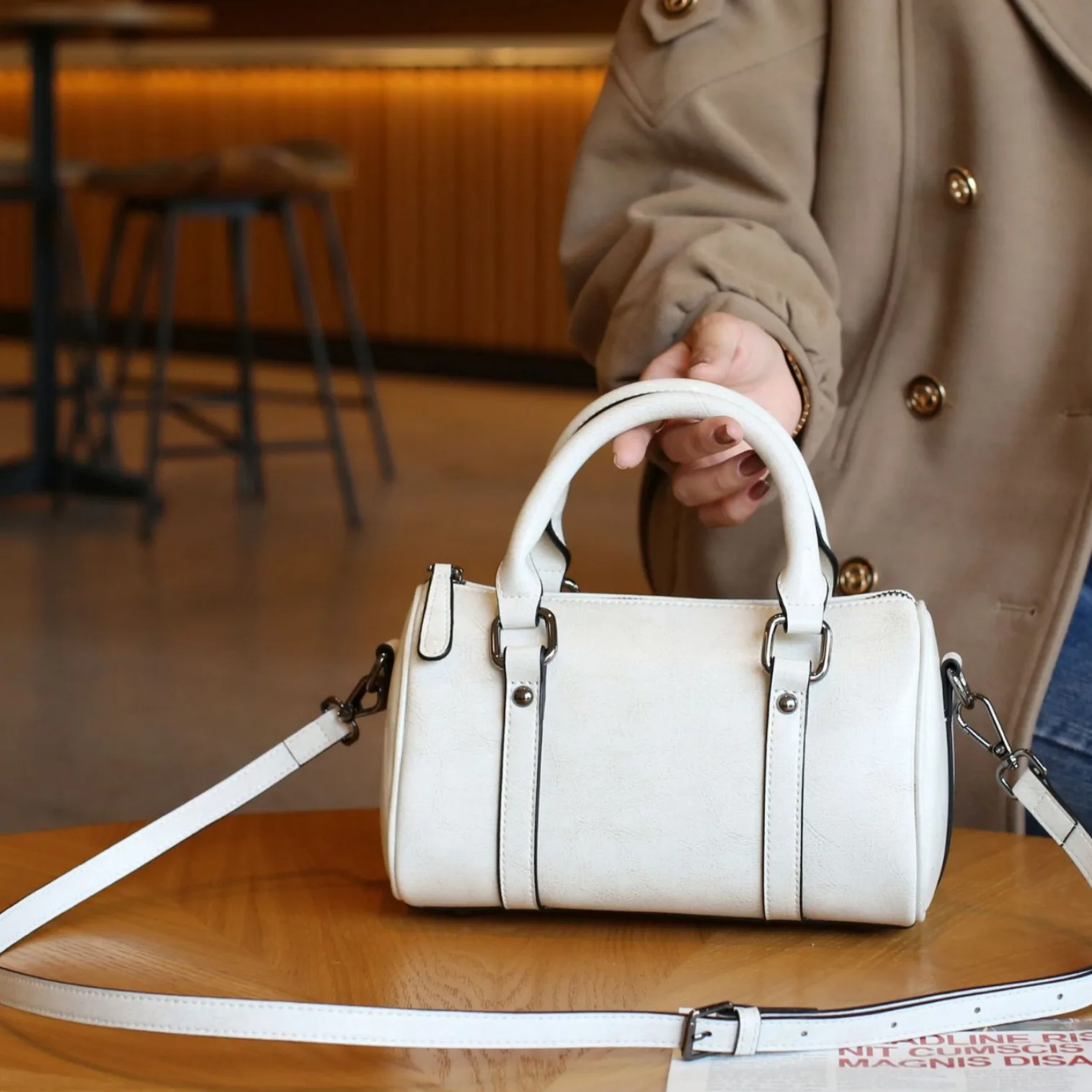 Shoulder Bag Oil Wax Cowhide Retro Crossbody Bag Popular Fashion Classic Pillow Bag Large Capacity Handbag Shoulder Retro
